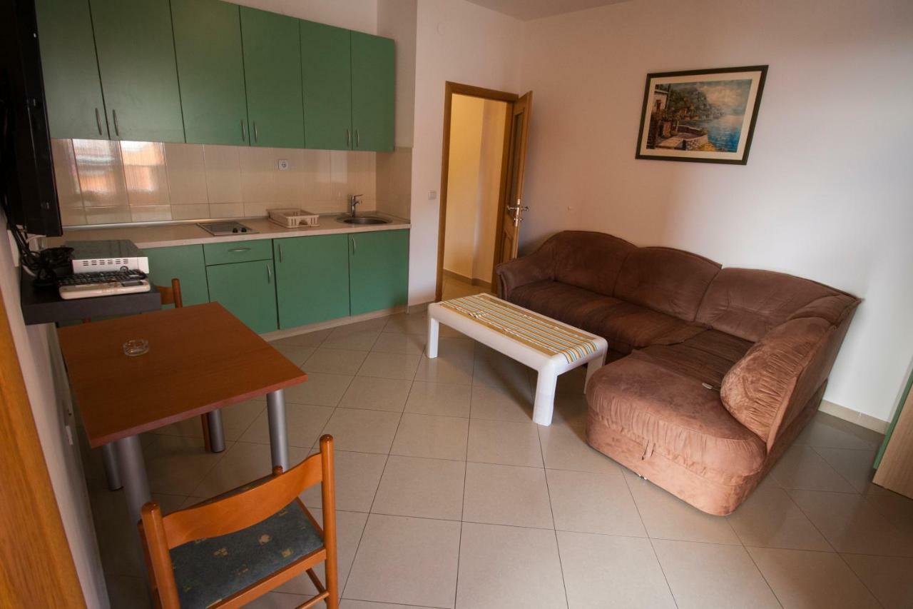 Apartments Knezovic Gradac  Exterior foto